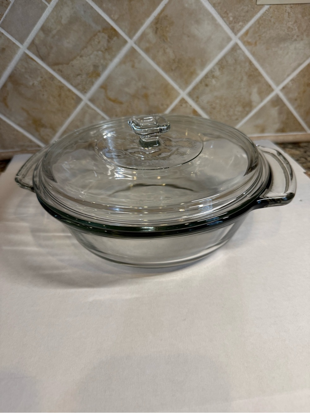 Anchor Hocking Encore 1.5 Qt Glass Casserole Dish with Lid, 8.25” Round EUC